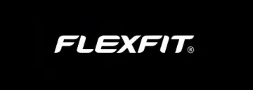 Logo marki Flexfit na czarnym tle
