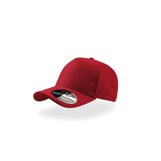 czerwona czapka z haftem