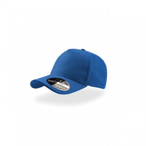 niebieska czapka z haftem